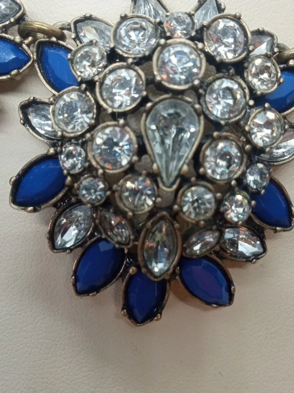 LOFT STATEMENT NECKLACE - Picture 8 of 9